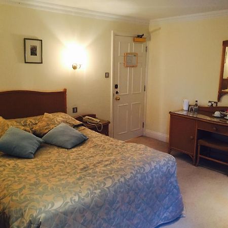 Millhouse Hotel And Riverside Restaurant Sharnbrook Bagian luar foto