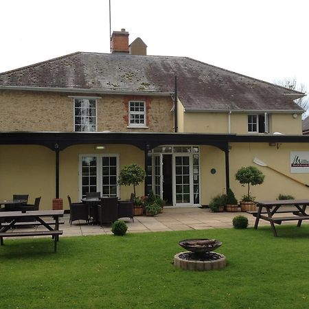 Millhouse Hotel And Riverside Restaurant Sharnbrook Bagian luar foto