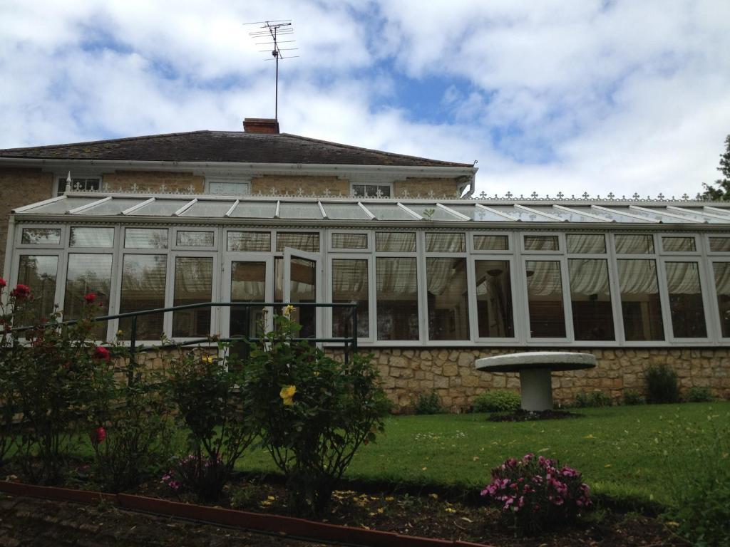 Millhouse Hotel And Riverside Restaurant Sharnbrook Bagian luar foto