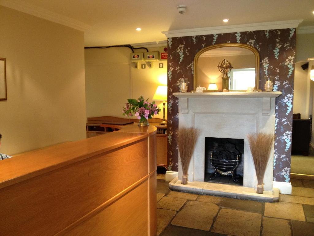 Millhouse Hotel And Riverside Restaurant Sharnbrook Bagian luar foto